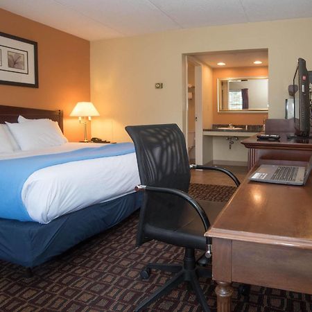 Colonnade Inn Lyndonville Extérieur photo