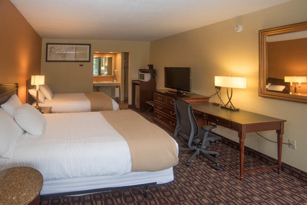 Colonnade Inn Lyndonville Extérieur photo