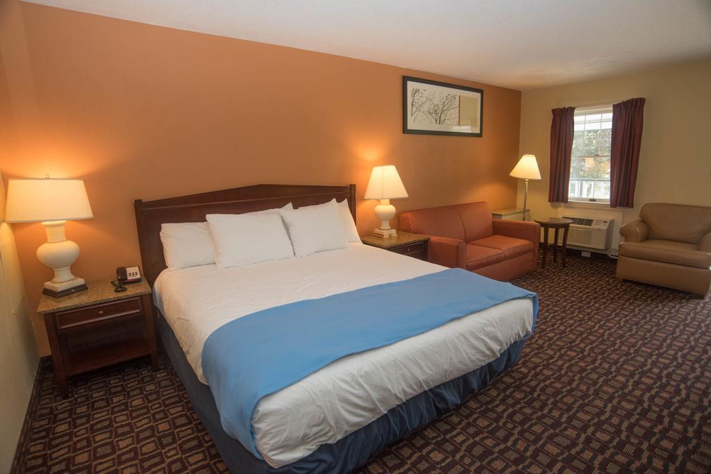 Colonnade Inn Lyndonville Extérieur photo