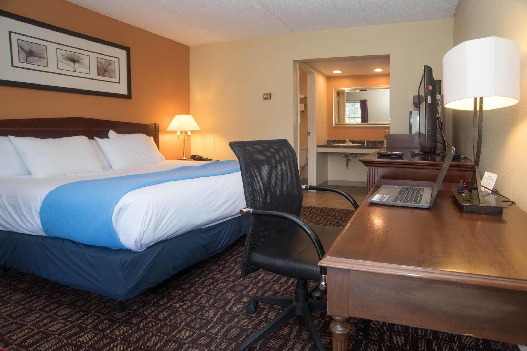 Colonnade Inn Lyndonville Extérieur photo