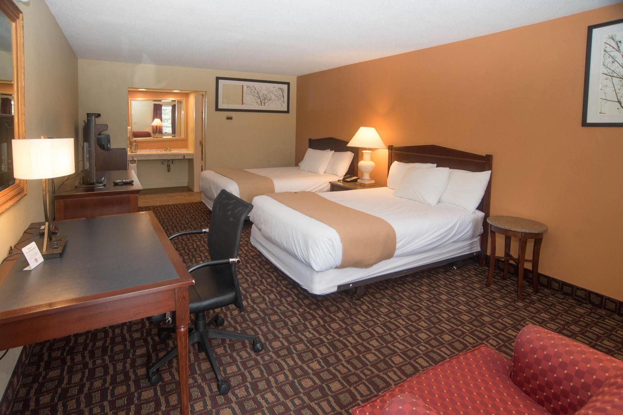 Colonnade Inn Lyndonville Extérieur photo
