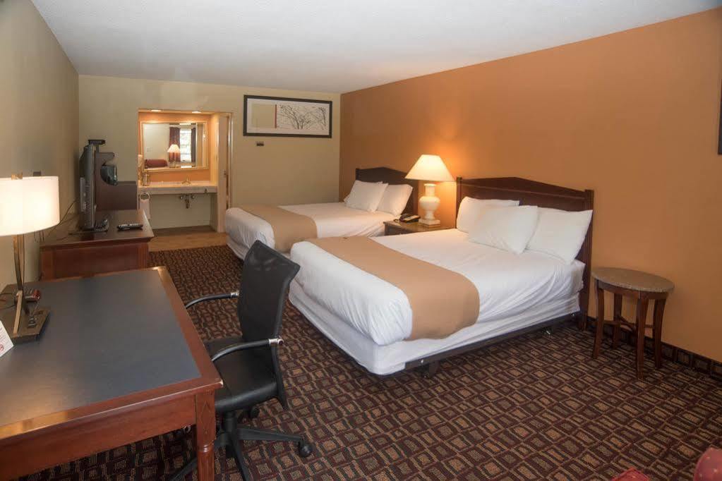 Colonnade Inn Lyndonville Extérieur photo